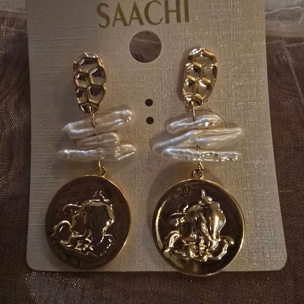 SAACHI COIN AND PEARL EAERINGS
